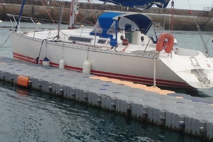 Rental Sailboat JEANNEAU Sun Fast 32 GTE Arradon