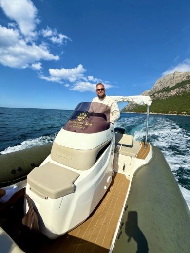 Golfo Aranci RIB 2 bar 2 bar 68 alt tag text