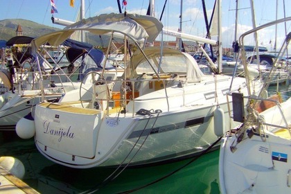 Verhuur Zeilboot BAVARIA CRUISER 32 Trogir