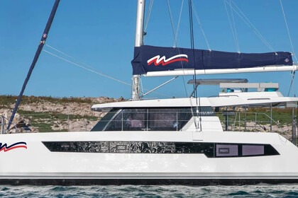 Hire Catamaran  Moorings 4200/3/3 Road Town
