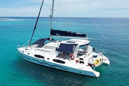 Location Catamaran Royal Cape Majestic 53 Hell-Ville