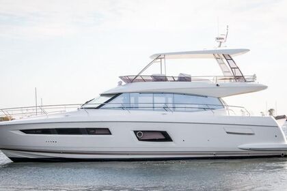 Miete Motoryacht Prestige Yachts Prestige 550 Flybridge Marina Lav