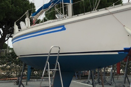 Charter Sailboat Jeanneau Aquila Port Camargue