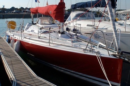 Hire Sailboat STRUCTURES POGO 850 Larmor-Plage