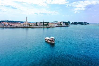 Charter Motorboat Wooden boat Tourist vessel Poreč