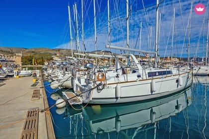 Location Voilier BENETEAU OCEANIS 38.1 Trogir