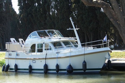 Location Bateau à moteur LINSSEN Grand Sturdy 30.9 AC Vermenton