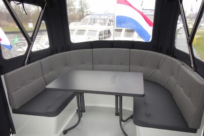 Hire Houseboat Lauryn Elite Elite Jirnsum