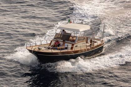 Noleggio Barca a motore Aprea Milano Lancia Aprea Milano 10mt Massa Lubrense