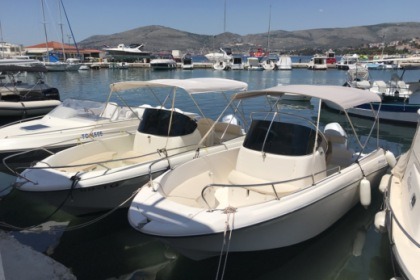 Charter Motorboat JEANNEAU CAP CAMARAT 635 Okrug Gornji