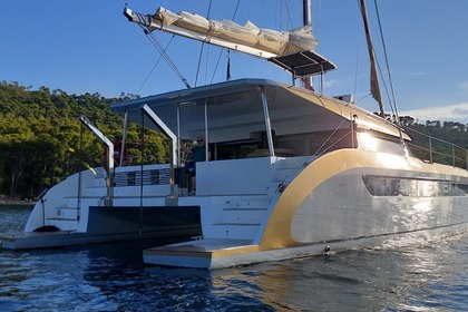 Charter Catamaran Luna 49 Split