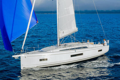 Charter Sailboat Bénéteau Oceanis 40.1 - 3 cab. Saint George's