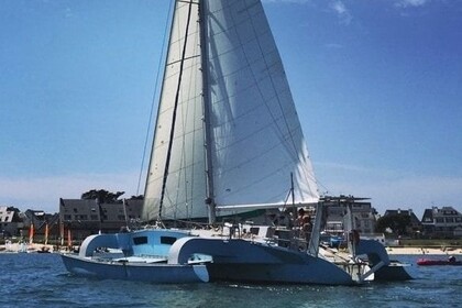 Charter Sailboat Amateur Trimaran Arzon