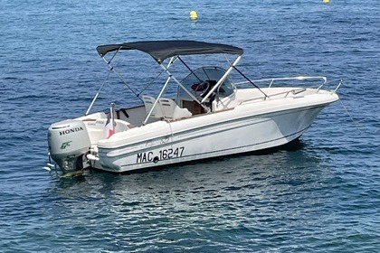 Hire Motorboat Jeanneau CAP camarat 625 cc Cavalaire-sur-Mer