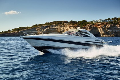 Noleggio Barca a motore Pershing 45 Saint-Tropez