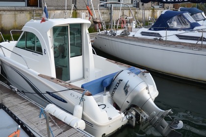 Hire Motorboat BENETEAU Antares 6.20 Deauville