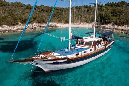 Location Goélette Custom made Gulet Marina Nava