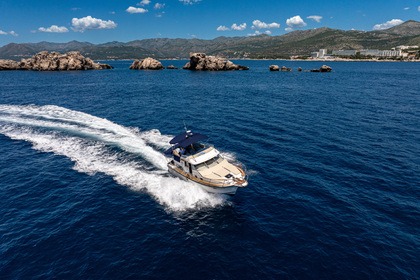 Location Bateau à moteur Nimbus 380 Commander Dubrovnik