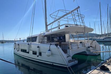 Miete Katamaran Dufour Yachts Dufour 48 Catamaran - 5 + 1 cab. Split