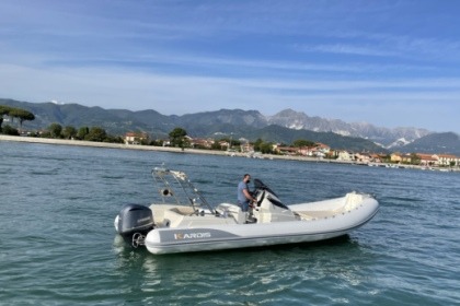 Hire RIB Kardis Apache 8,80 Bocca di Magra
