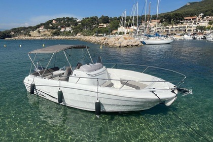 Charter Motorboat Jeanneau Cap camarat 7.50 CC Saint-Cyr-sur-Mer
