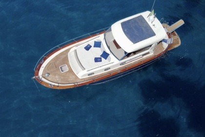 Hire Motorboat Apreamare Gozzo Sorrento