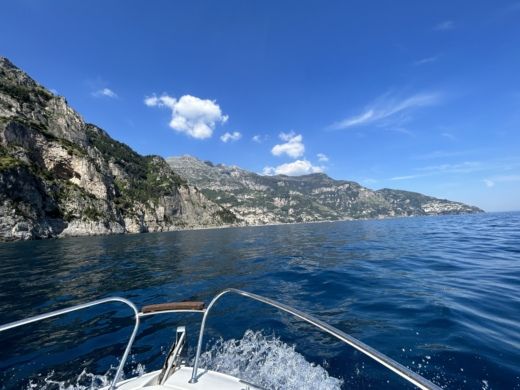 Sorrent Motorboat Gaia 600 alt tag text