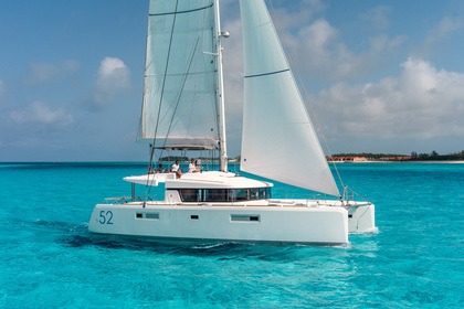 Location Catamaran LAGOON Lagoon 52 F with watermaker & A/C - PLUS Raiatea