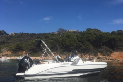 Charter Motorboat Beneteau Flyer 6.6 Toulon