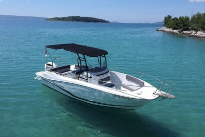 Rental Motorboat Jeanneau Cap camarat 7.5 CC Trogir