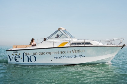 Rental Motorboat Italcantieri Borasportman Venice