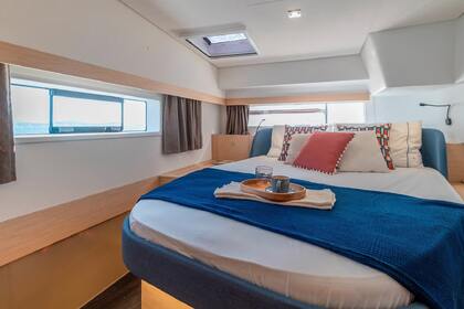 Чартер Катамаран  Fountaine Pajot 44  A/C & GEN & WM Афины