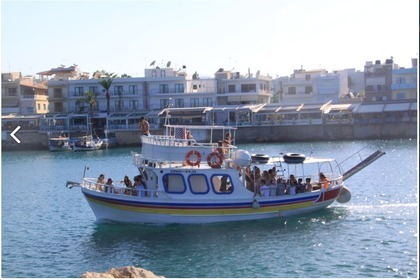 Hyra båt Motorbåt Traditional Wooden Motorboat Heraklion