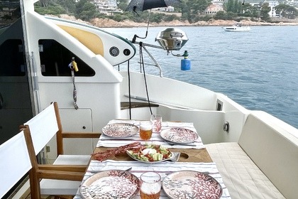 Alquiler Lancha Astondoa 43 Fly El Masnou