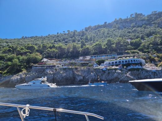 Sorrento Motorboat capitan cook 580 alt tag text