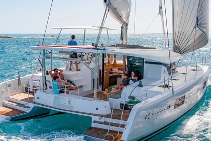 Charter Catamaran  Lagoon 42 Portisco