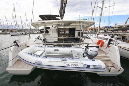 Hire Catamaran Lagoon-Bénéteau Lagoon 42 - 4 + 2 cab. Biograd na Moru