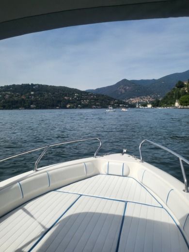 Como Without license blu mare djuk 560 alt tag text