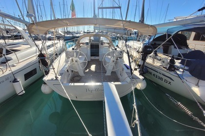Hire Sailboat Italia Yachts IY 13.98 Castiglioncello