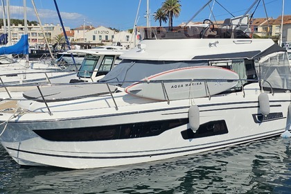 Rental Motorboat Jeanneau Merry Fisher 1095 fly Bandol