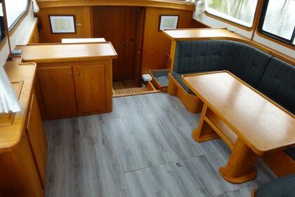 Hire Houseboat Danmaris Elite Riverline 1500 Jirnsum