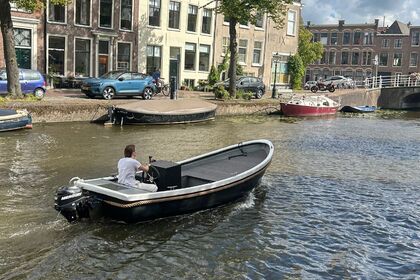 Rental Motorboat . . Leiden