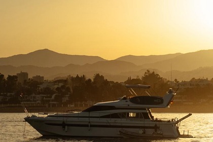 Alquiler Yate a motor Astondoa 50 GL Marbella