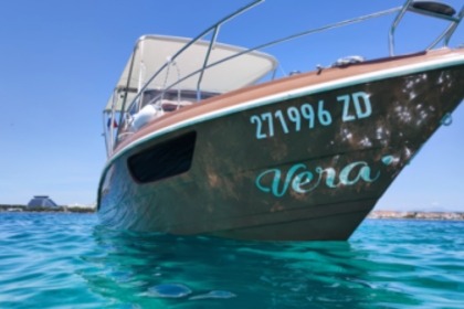 Noleggio Barca a motore EOLO 830 EFB Zara