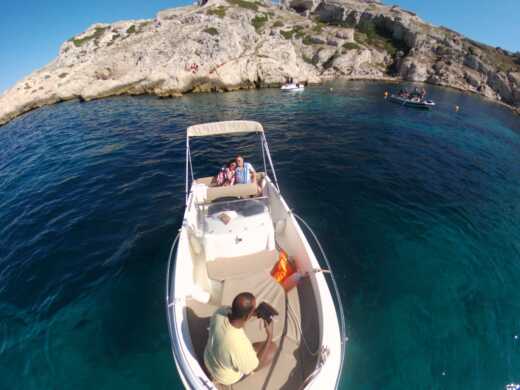 Marseille Motorboat Jeanneau Cap Camarat 5.1 Cc alt tag text