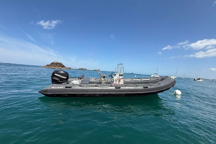 Noleggio Gommone Valiant Dr 750 Saint-Lunaire