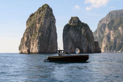 Hyra båt Motorbåt Yacht 14 T-Top Walkaround S Capri