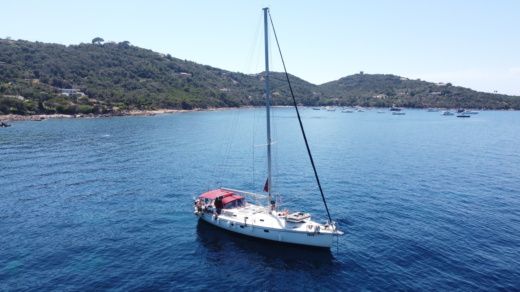 Port Camargue Sailboat Beneteau Oceanis 37 alt tag text