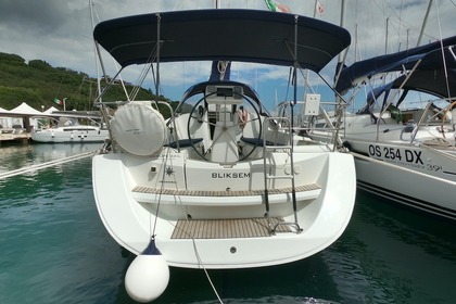Miete Segelboot JEANNEAU Sun Odyssey 36i Performance Portisco