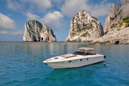 Charter Motorboat Yacht Bay 40 Sport Luxury Salerno